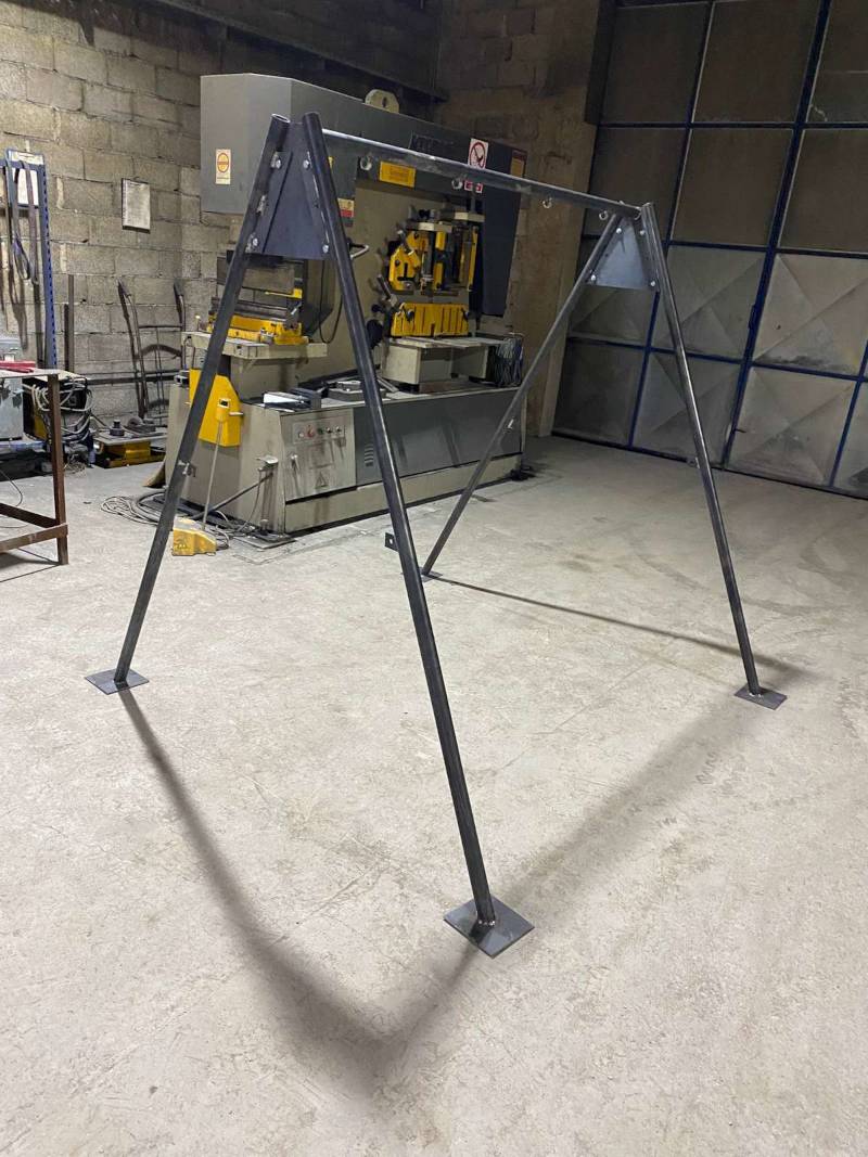 Metalni okvir za ljuljašku